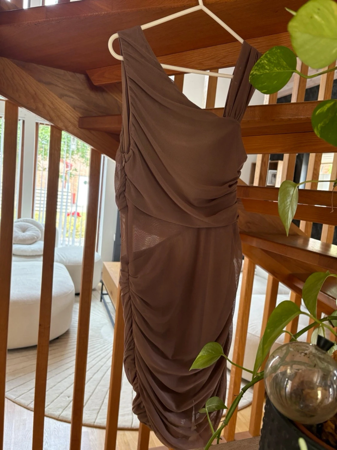Brun asymmetrisk draperad klänning - 2
