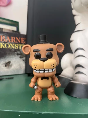 Freddy Fazbear Funko Pop figur - Säljer en brun Freddy Fazbear Funko Pop figur från spelet Five Nights at Freddy's. 
