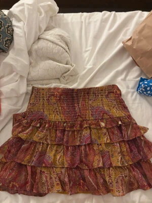Fin kjol från Zara  - bra kvalité, storlek xs