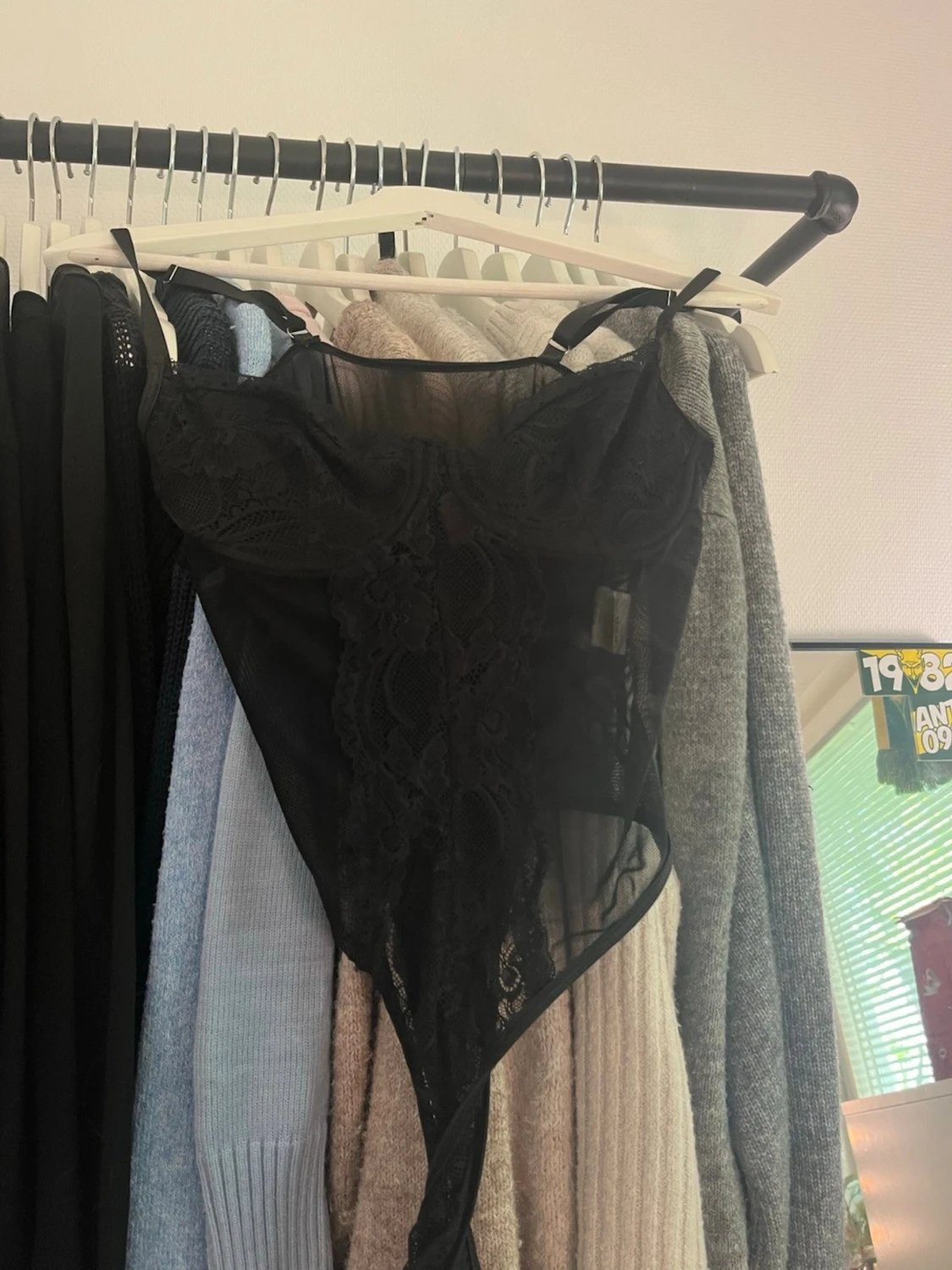 Jättefin svart body - 1