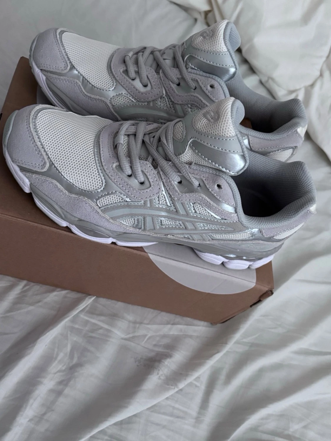  Asics gel nyc creme/cloud grey