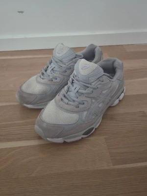 Asics gel nyc - Asics gel nyc cloud grey använd fåtal gånger, fräscha inför sommaren.