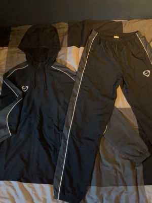 Nike Retro Tracksuit - Pris kan diskuteras