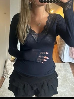 Intimissimi långärmad spetstopp - Kashmir, fint skick 