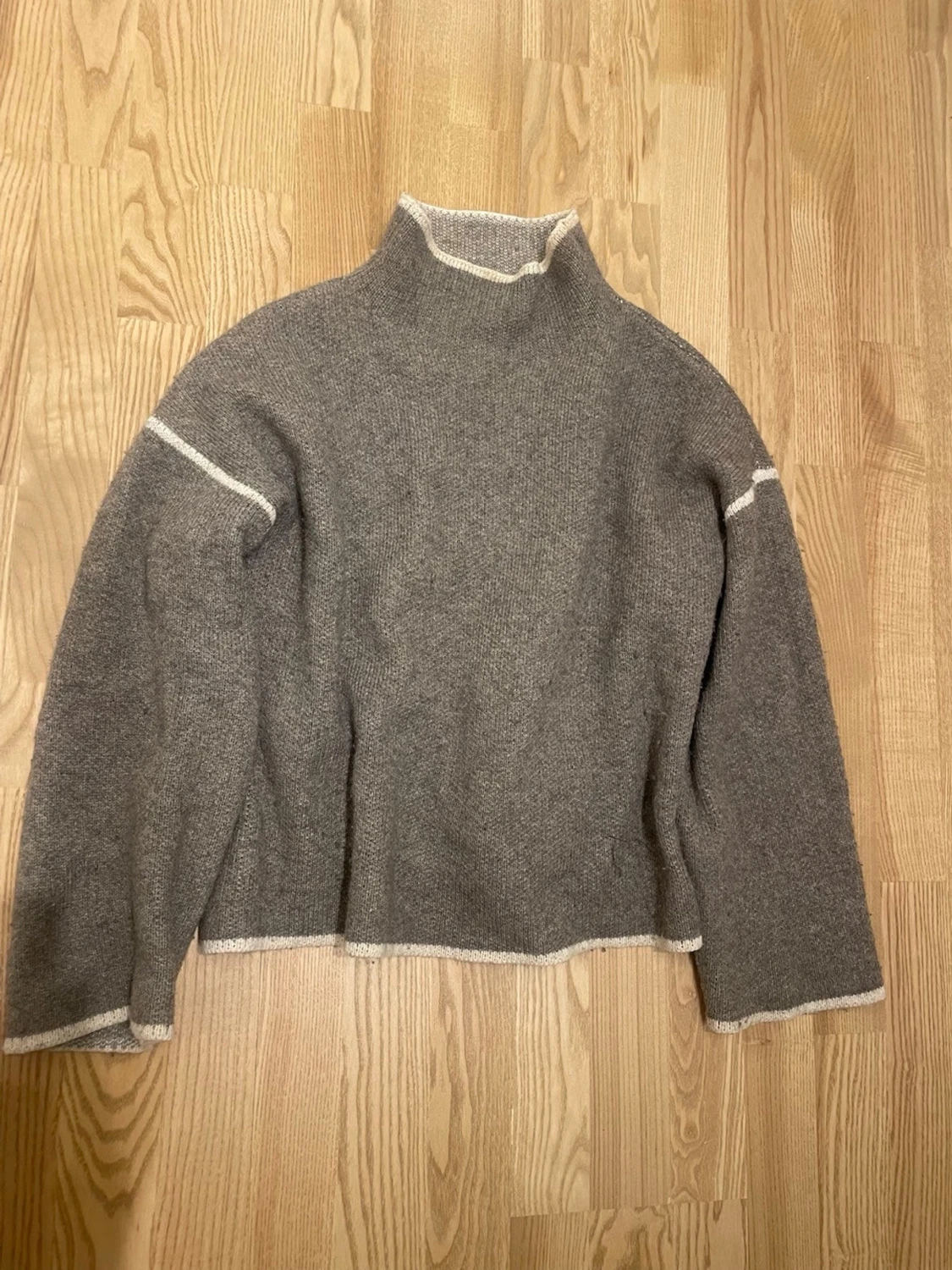 Beige stickad tröja - 2