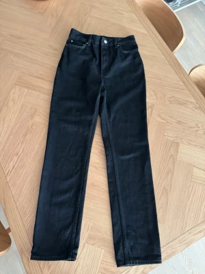 Totême Jeans  - Black jeans - like new condition  Great toteme quality  High slim denim - size 26/30