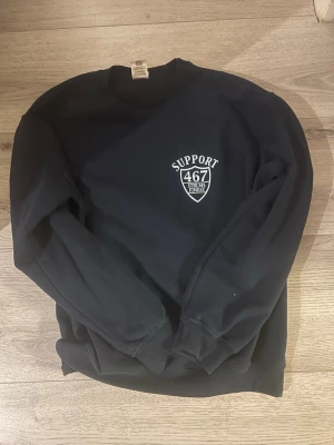 467 sweatshirt - Bra skick använd fåtal gånger såldes 2017 så ganska sällsynt passar S-M