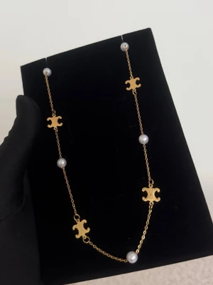 Halsband celine - Jättefin! 