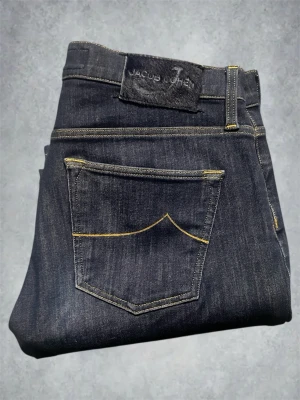 Jacob Cohen jeans - Jacob Cohen jeans | Storlek: 28 | Nypris ca 8000kr | skick mycket fint | färg blå | skriv vid frågor eller mer bilder |
