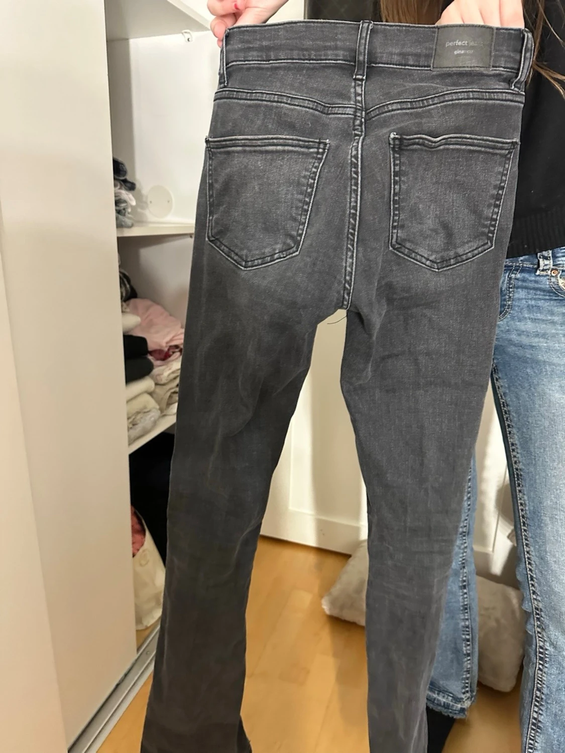 Grå jeans från Perfect Jeans - 1