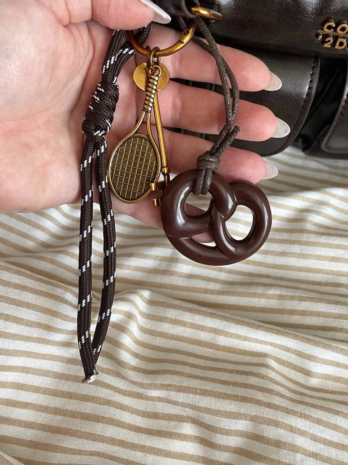 Mörkbrun väska  - 2