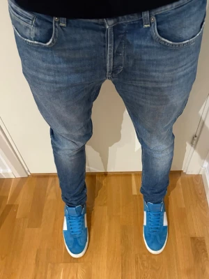 Dondup jeans  - Säljer dessa tvär feta dondup jeans | Modell: George | Storlek 33 | Mycket bra skick | Skriv vid minsta fråga eller fundering 🤝
