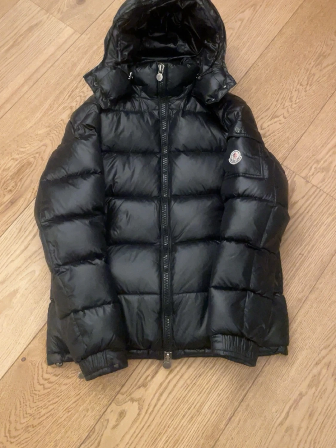 Svart Moncler Maya