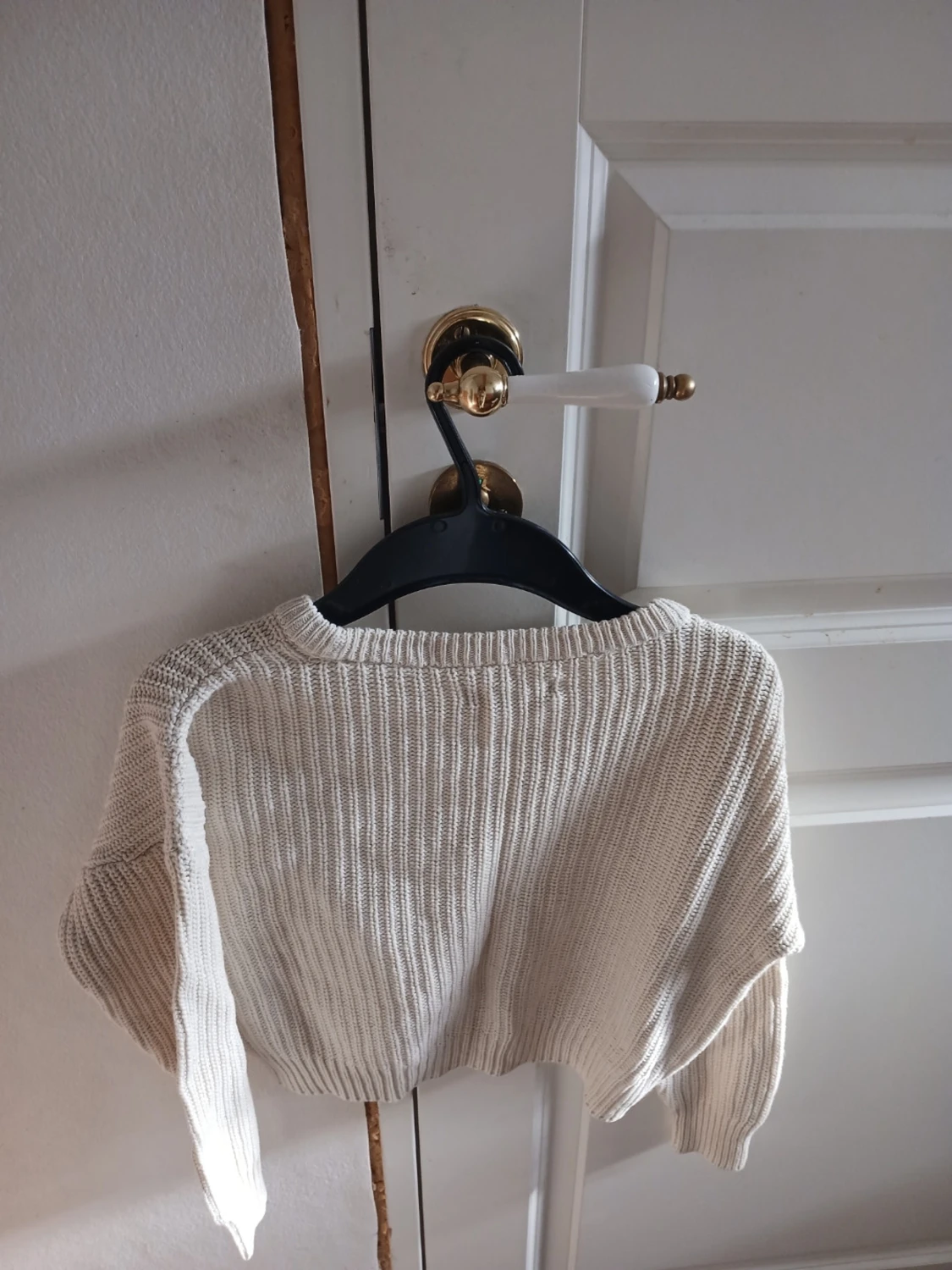 Beige cropped stickad tröja - 1