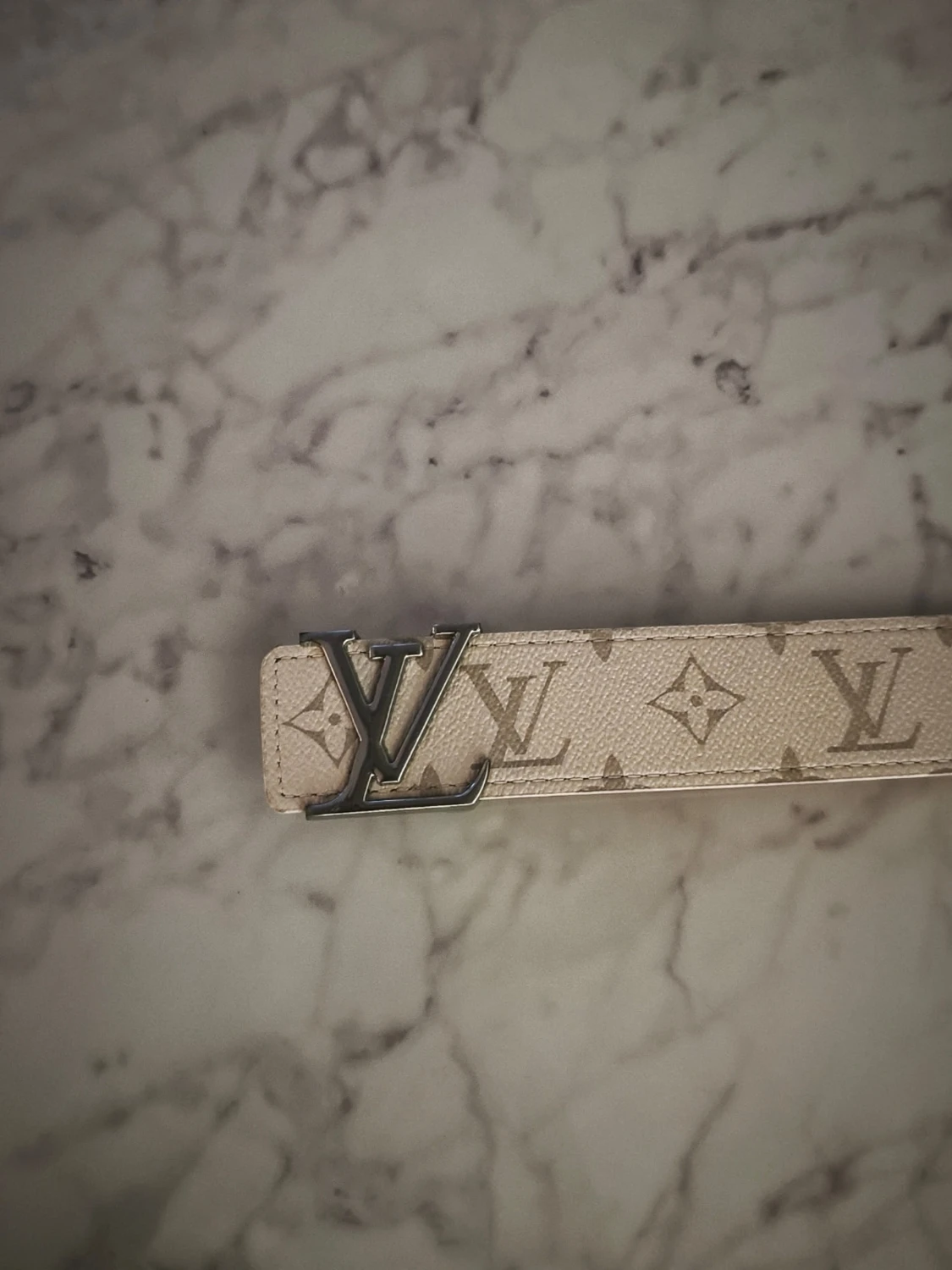 Vitt L designer bälte 115 - 1