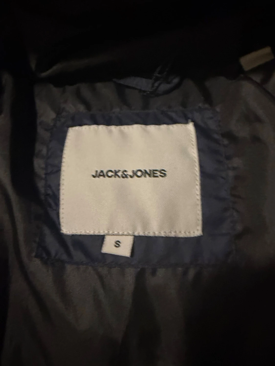 Mörkblå pufferjacka från Jack & Jones - 1