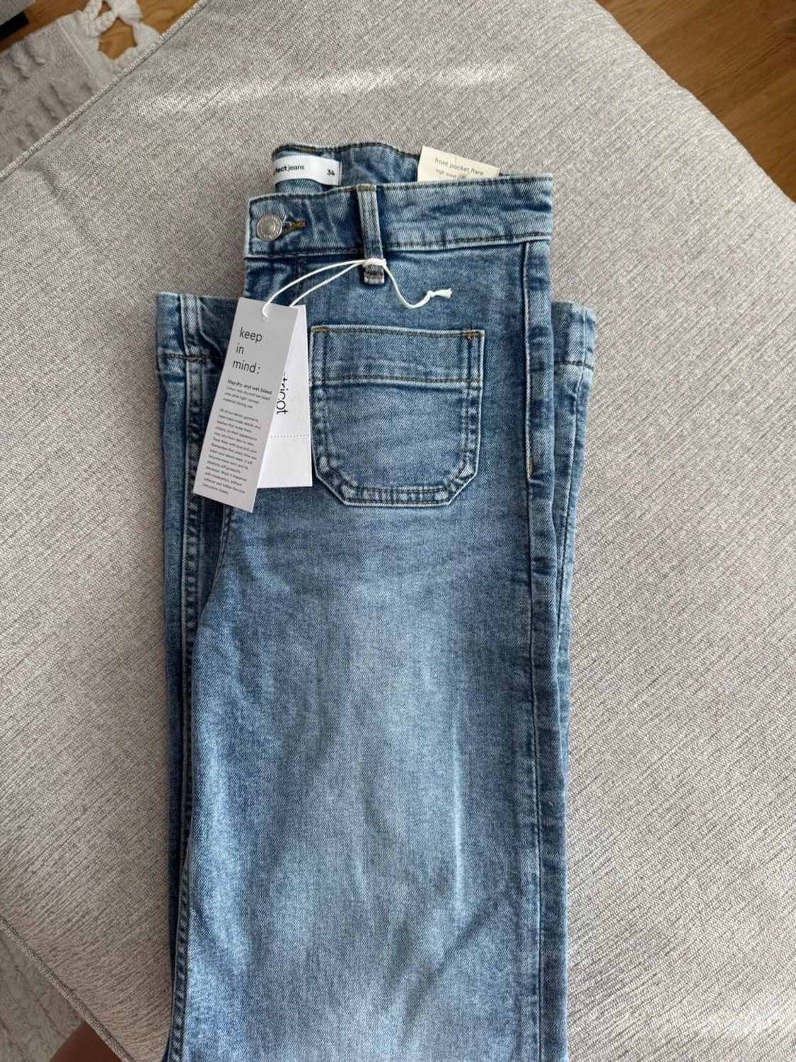 Front pocket flare jeans