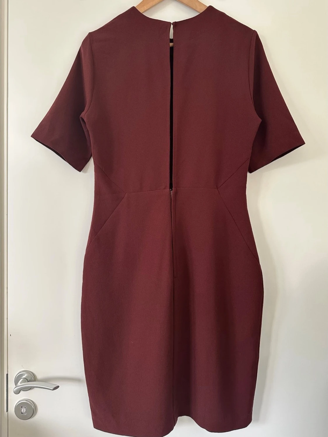 Vinröd H&M klänning, storlek 42 - 1