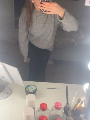 Grå stickad tröja - Helt oanvänd stickad tröja från H&M💗