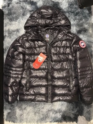 Canada Goose black crofton shiny jacket - Size M, true to size. More pics DM