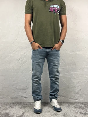 Replay jeans  - Ett par riktigt snygga jeans från Replay i storlek W29 L32 i modellen anbbas 