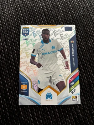 Fotbollskort Topps  - 10/10 skick. Lägg bud!