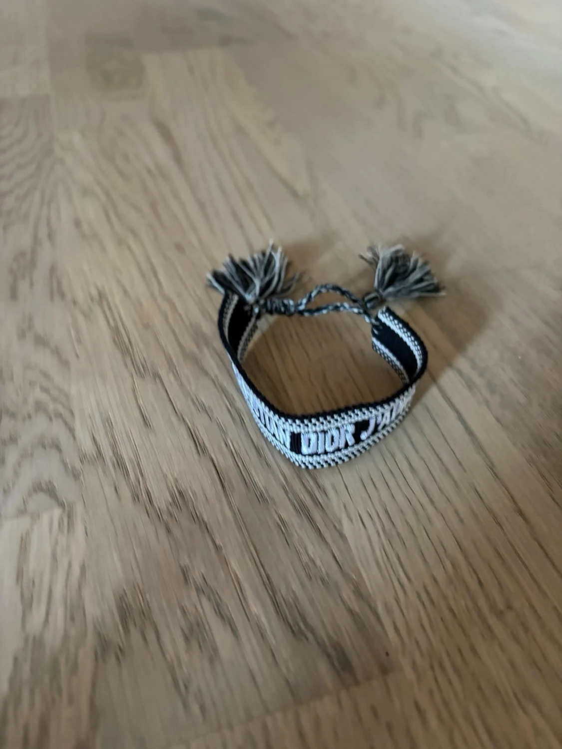Blått och svart armband  - 4