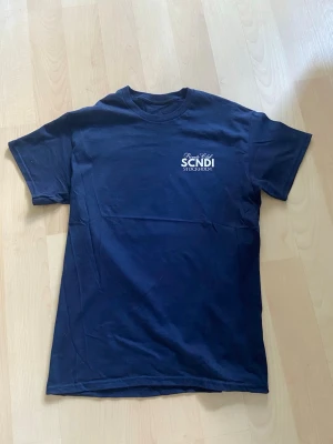 T-shirt - Very good condition. 