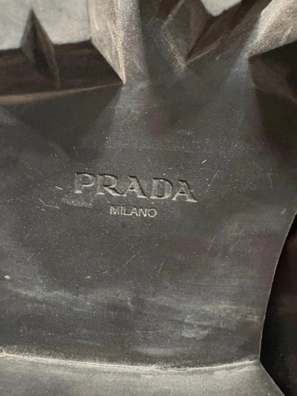 Svarta Prada Monolith 37 - 2