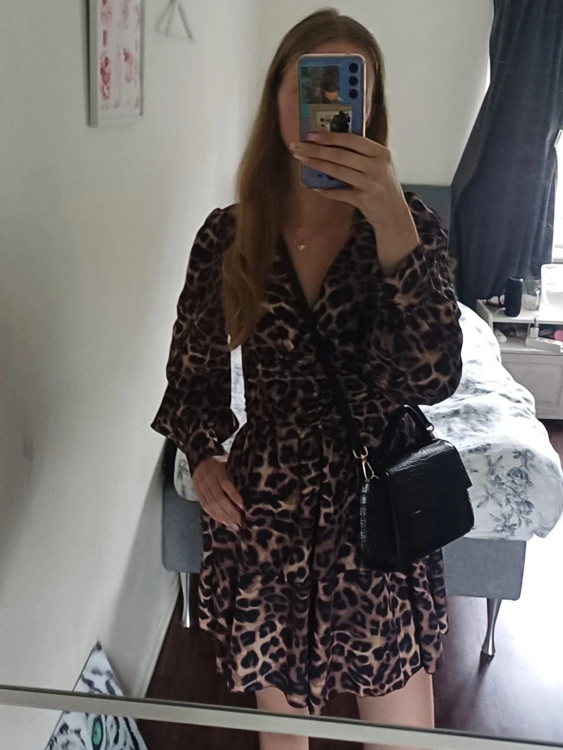 Leopardmönstrad omlottklänning