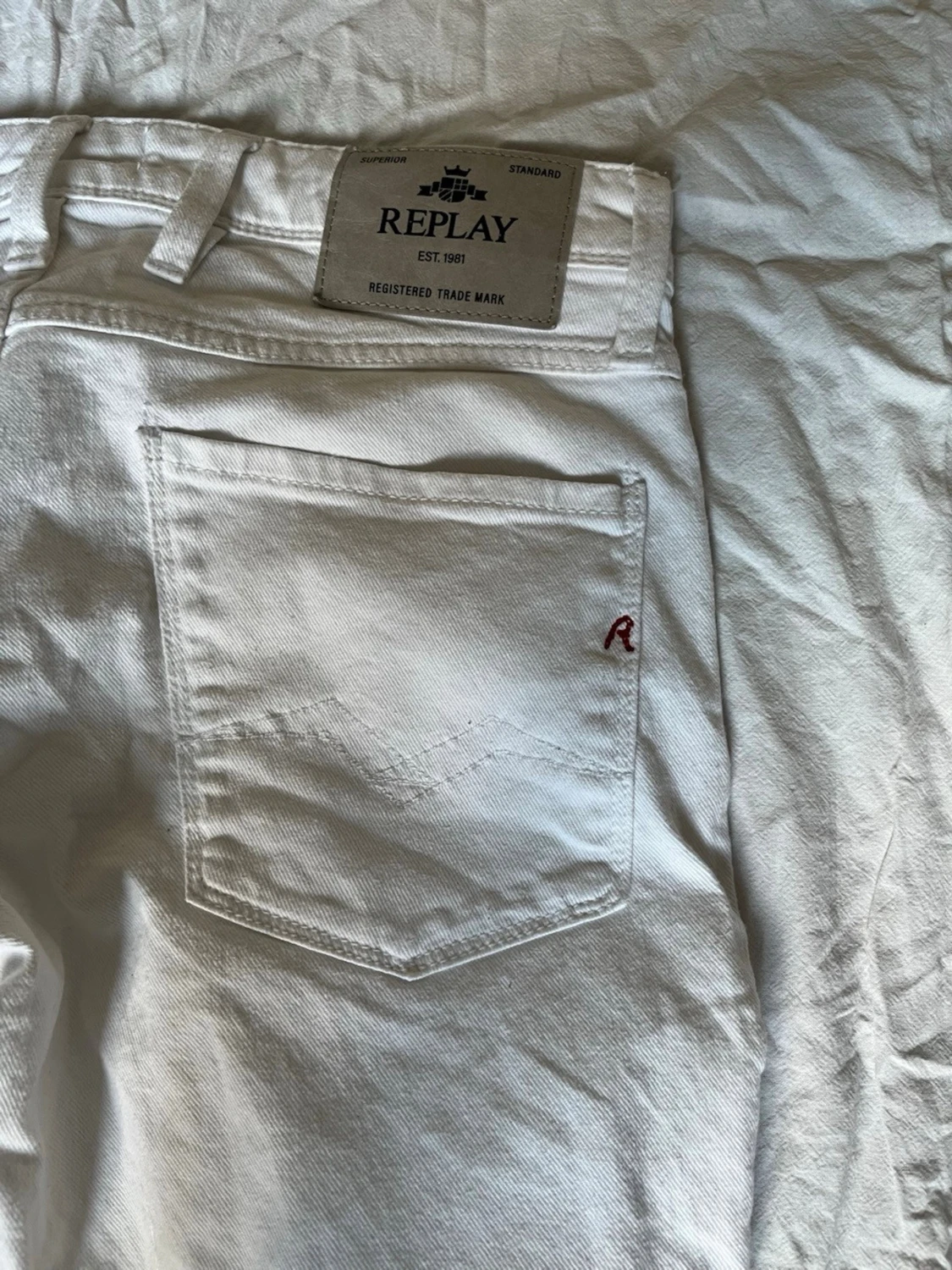 Vita raka jeans från Replay - 2