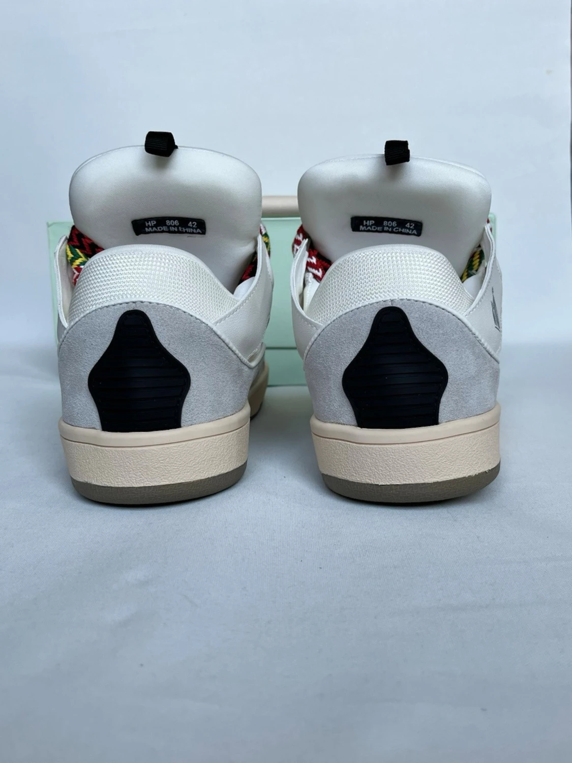 Lanvin vita sneakers med färgglada snören - 4