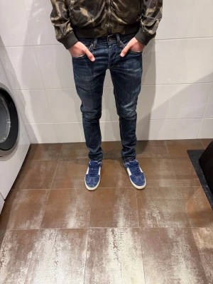 Dondup jeans - Dondup jeans | Riktigt feta och populära jeans | Skick= 9,5/10 | nypris= 4000 kr | vårt pris= 599 kr | Hör av dig vid minsta fundering!