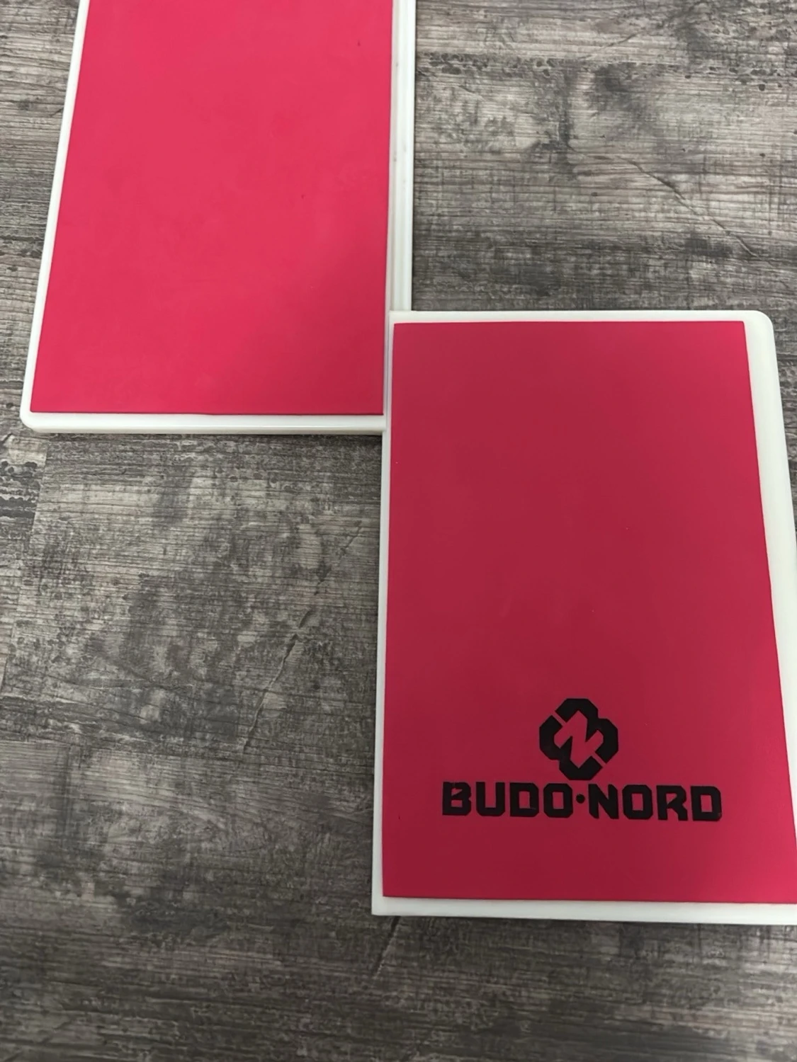 Rosa plastbrädor från Budo-Nord - 1