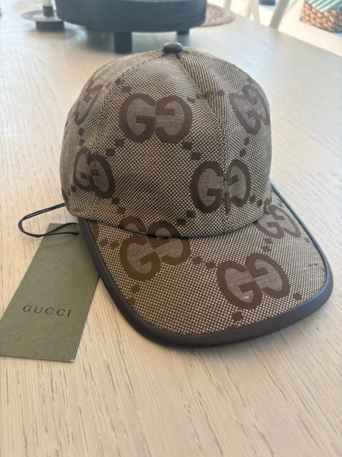 Beige keps från GG