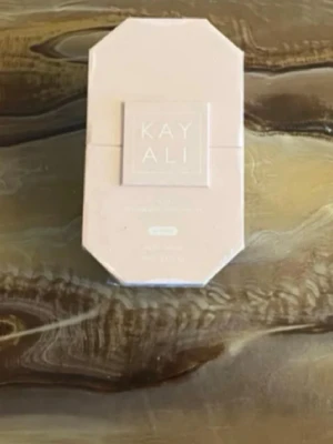 2 Kayali parfymer  - 2 oöppnade Kayali parfymer 