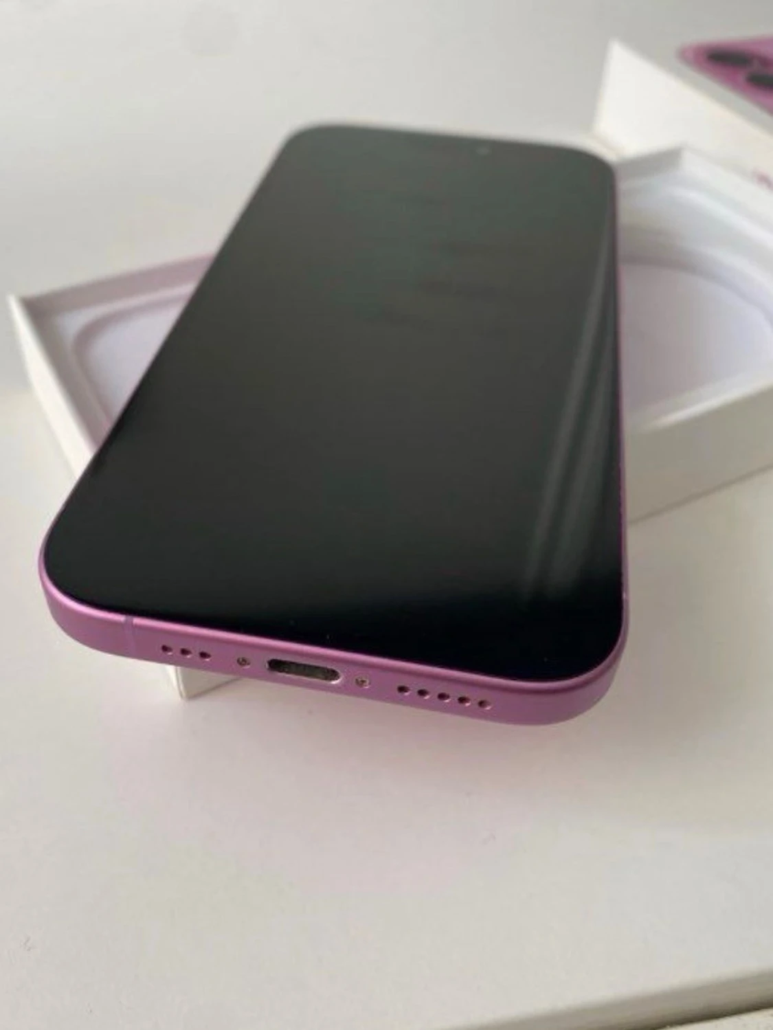 Lila iPhone med dubbla kameror - 4