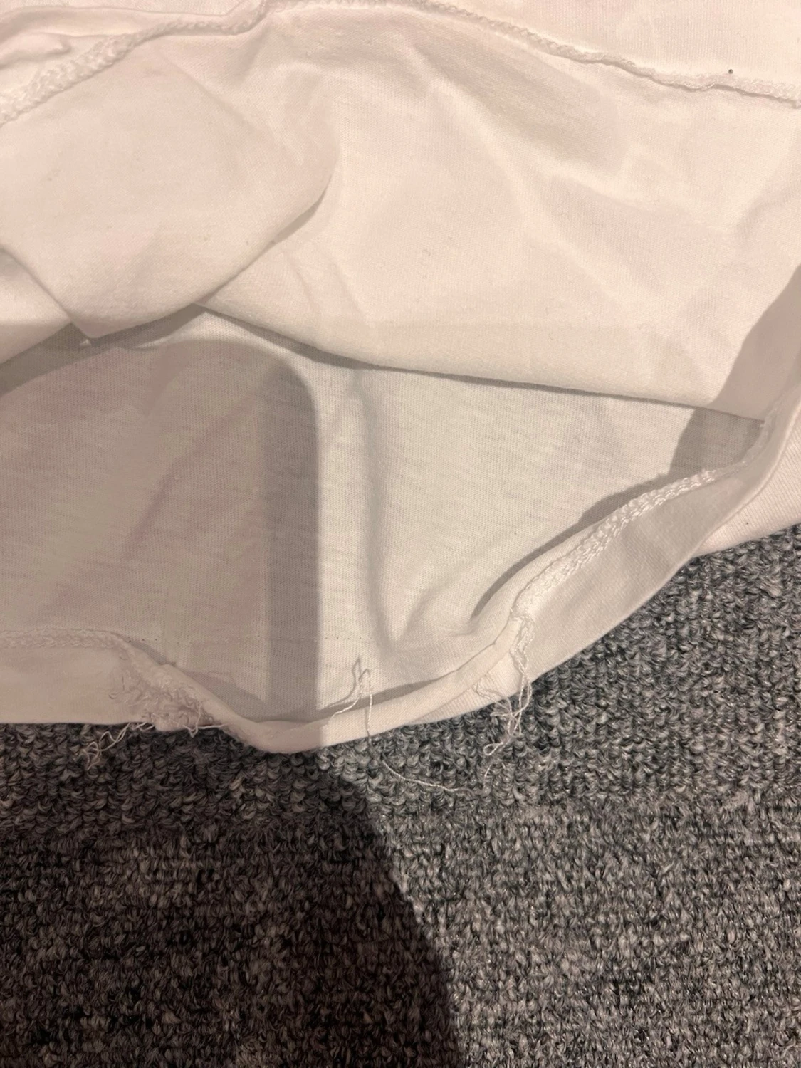 Vit Levi's t-shirt med röd logga - 2