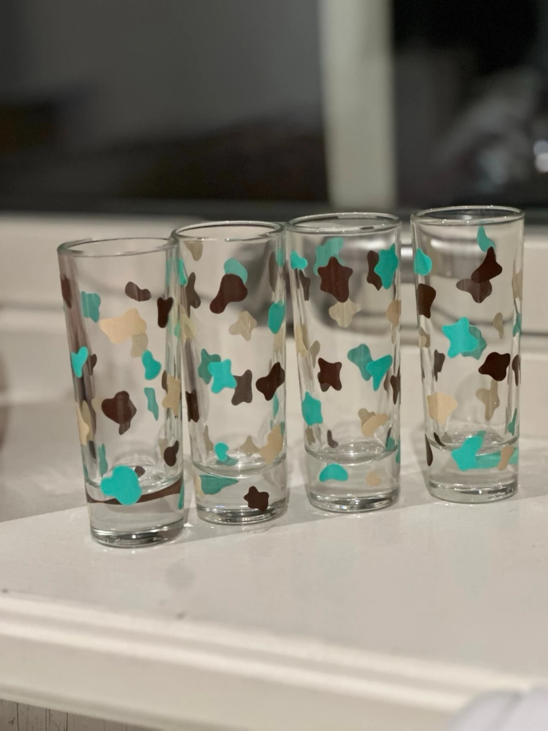 Fyra shot glas med färgglatt mönster - 2