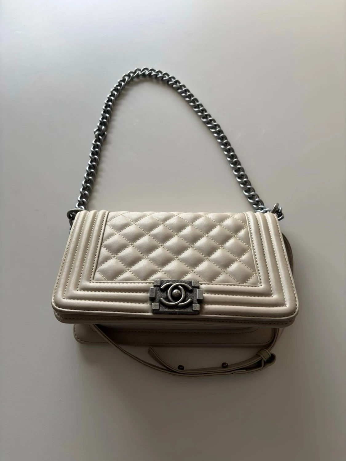 Snygg beige handväska