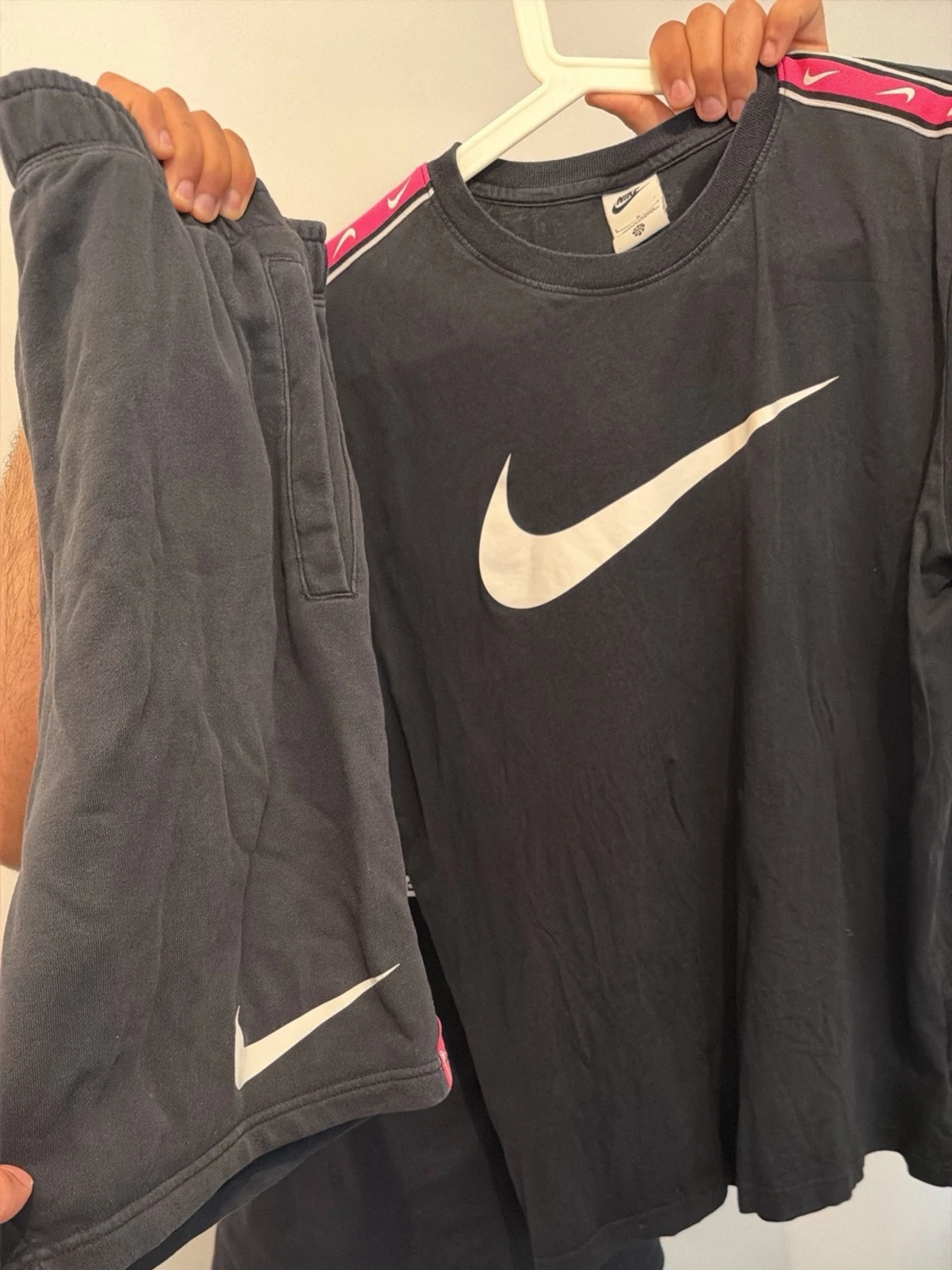 Nike svart set med rosa detaljer - 1