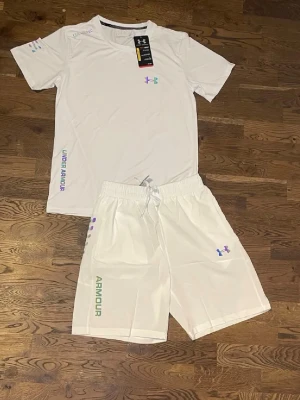 Under armour tracksuit  - Snyggt nytt sett 