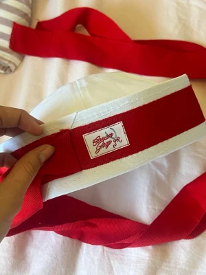 Conan gray wishbone official merch sailor hat  - Conan gray official merch sailor hat wishbone tour köpt på hans konsert nyligen i Stockholm 