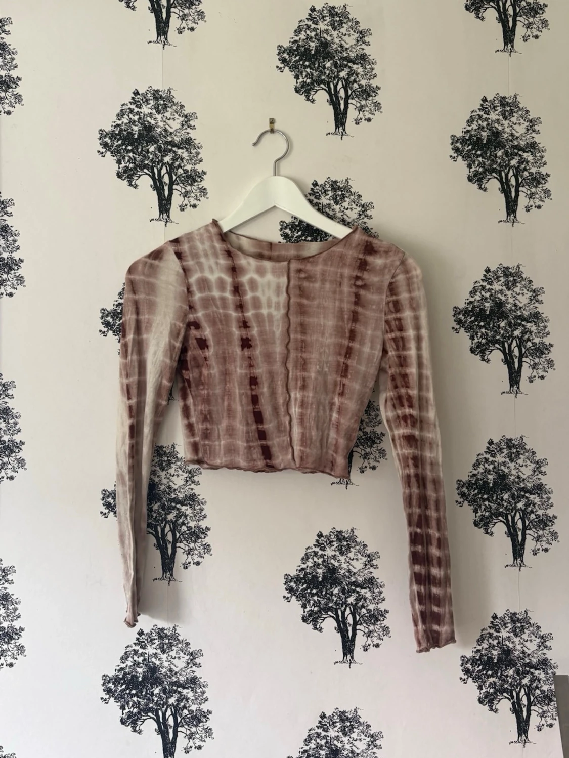 Brun tie-dye croppad långärmad topp