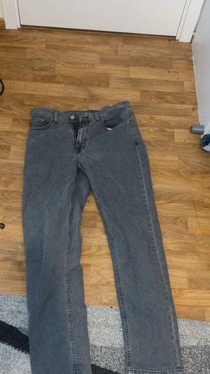 Cubus jeans - Gråa jeans från cubus. Helt nya!!