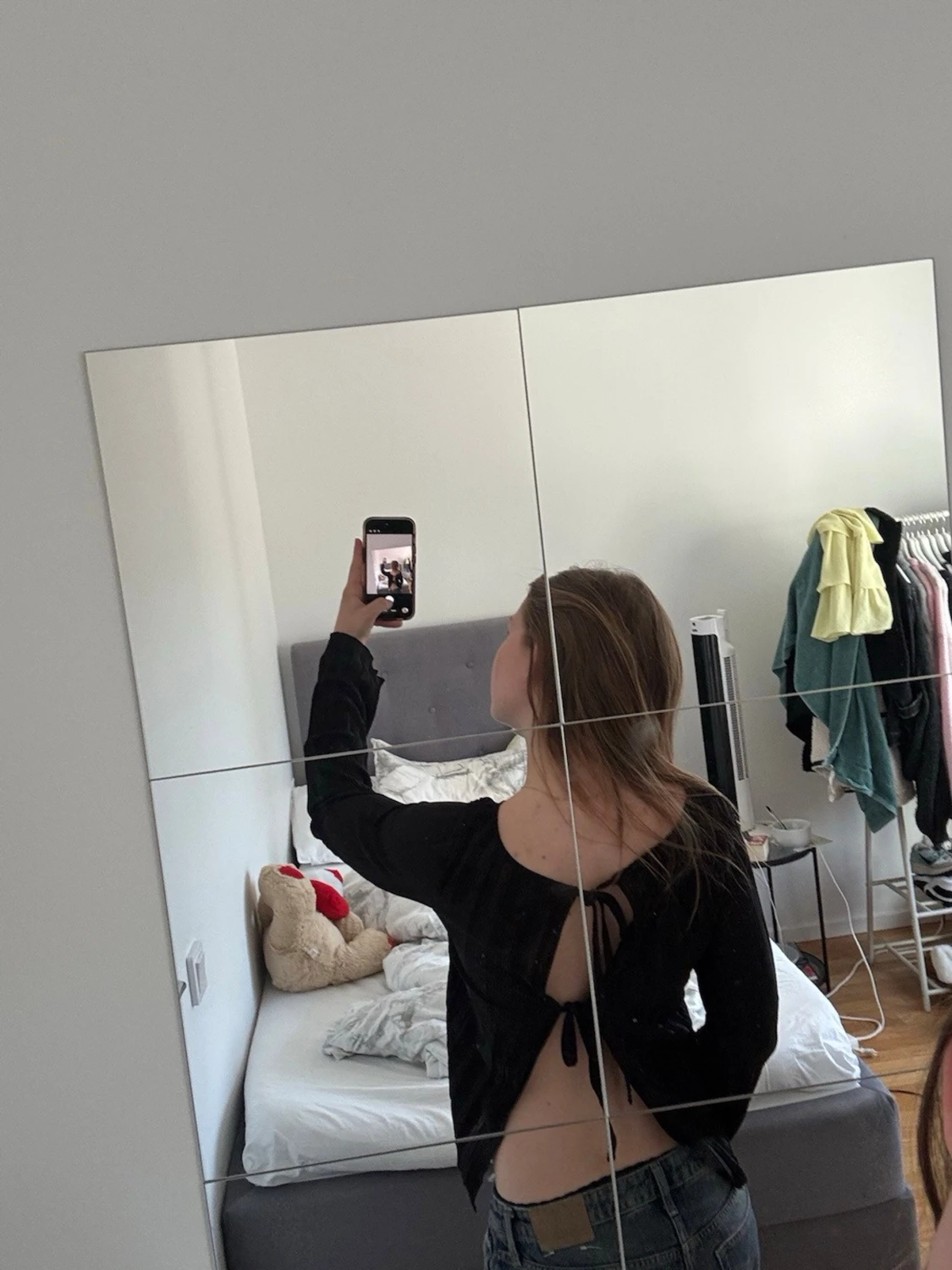 Topp med knytning i ryggen