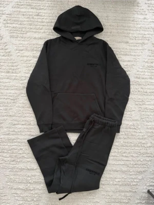 Essentials black baggy tracksuit - Size M, true to size