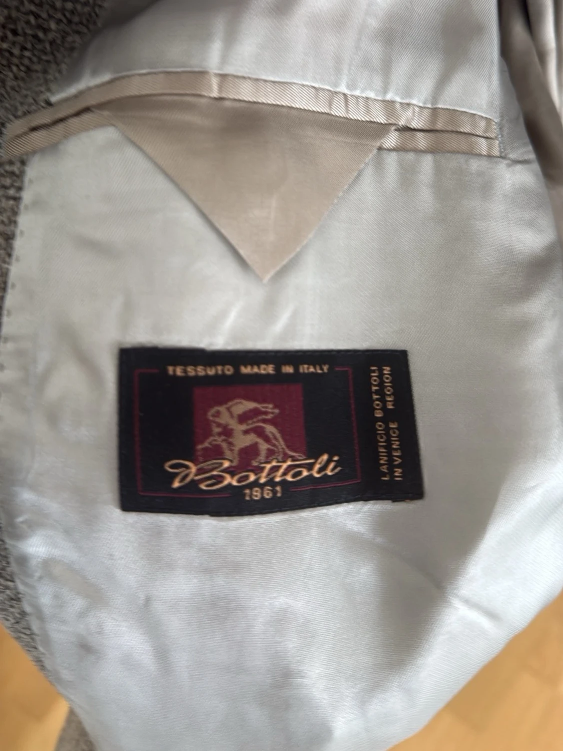 Grå tweedkavaj med klassisk passform - 2