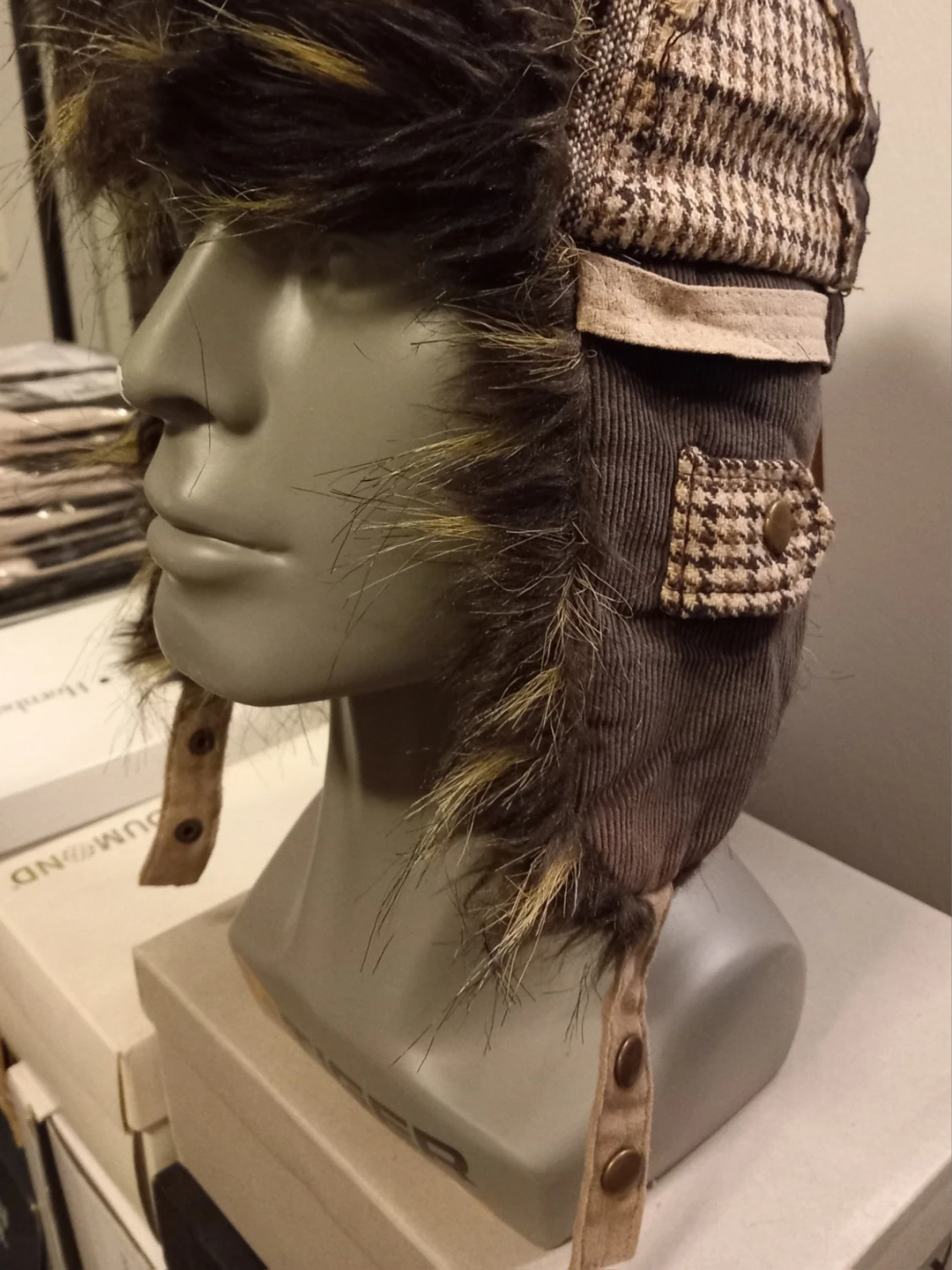 Brun pälsmössa från Handskkompaniet - Storlek S  - 1