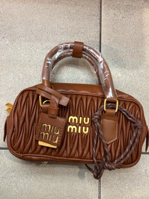 Trendiga väskan  - Snygg brun handväska 